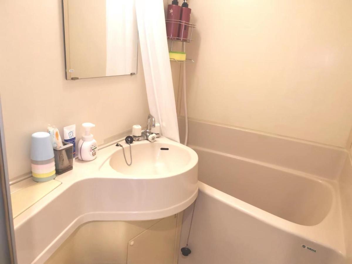 Gm -- Self Check-in -- Number & Password Is In The Following Email Appartement *