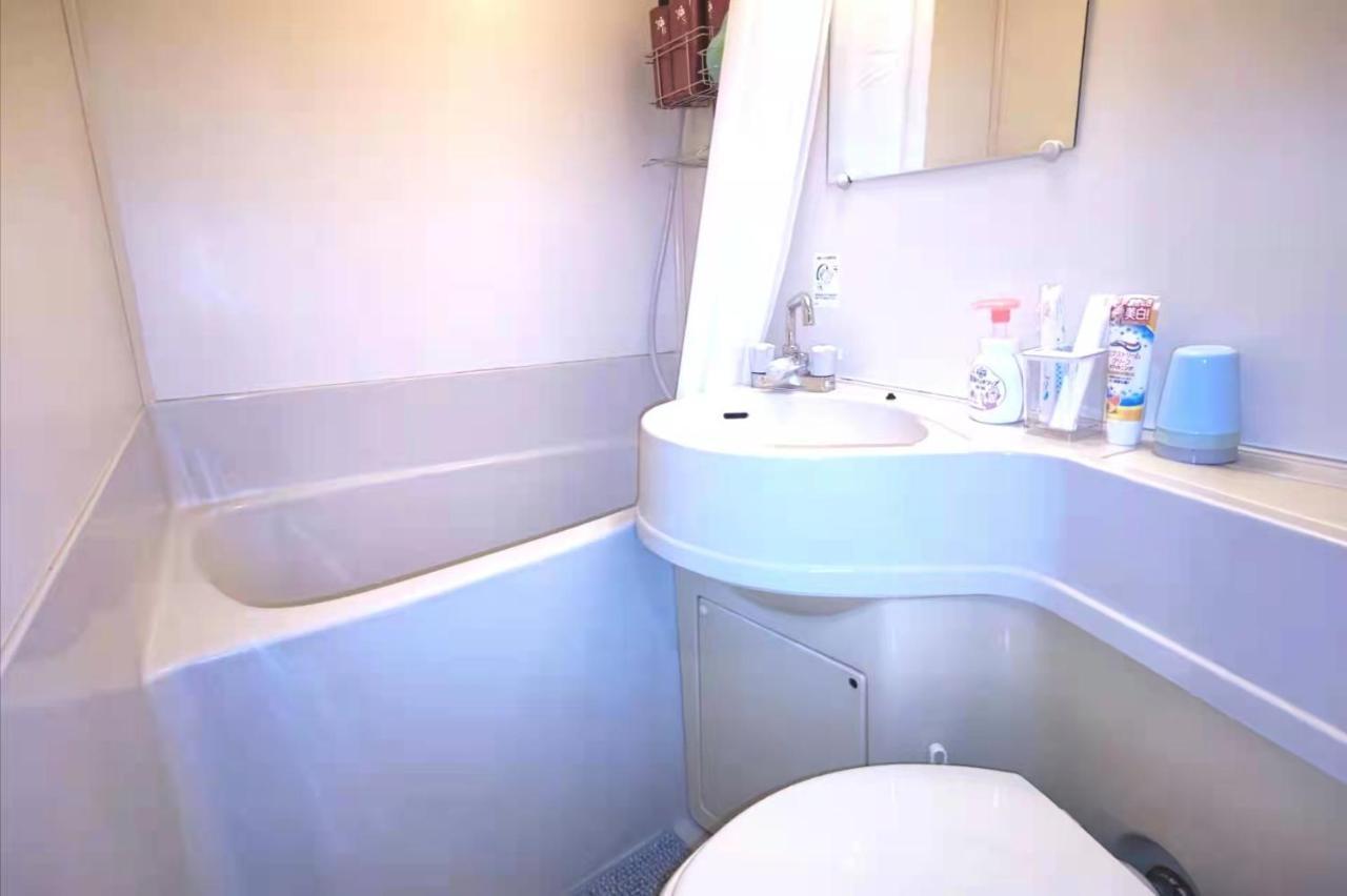 Gm -- Self Check-in -- Number & Password Is In The Following Email Appartement *