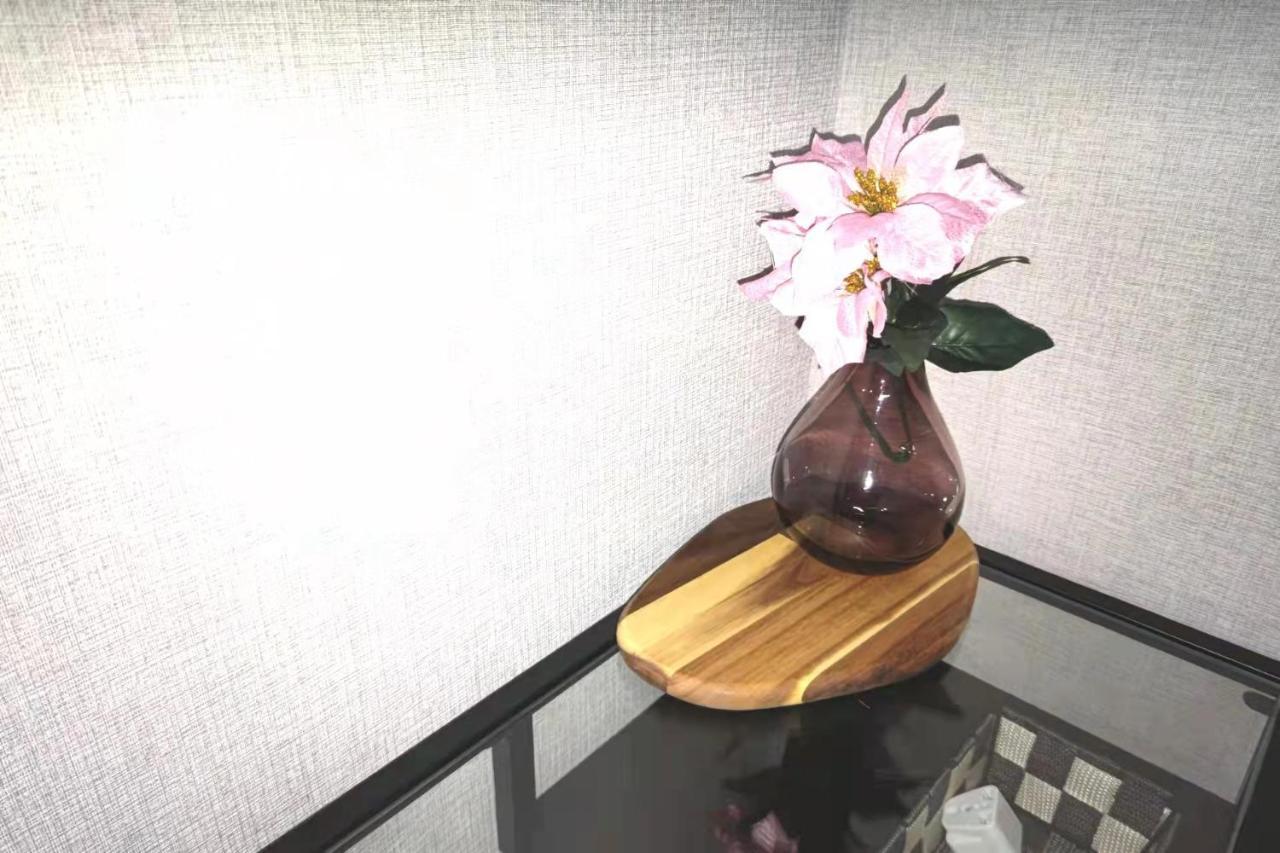 Gm -- Self Check-in -- Number & Password Is In The Following Email Appartement *